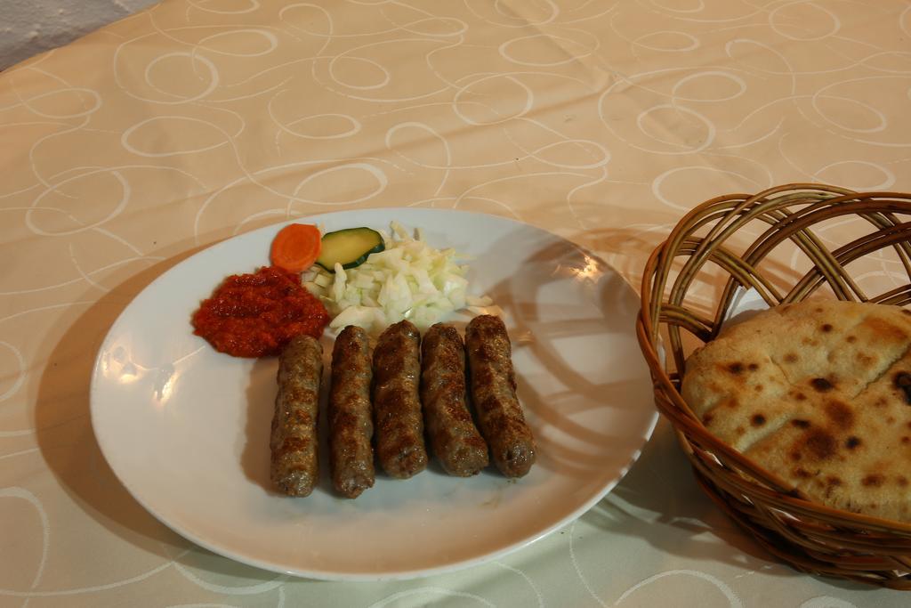 ホテル Gostilna In Prenocisca Gedzo ノヴォ メスト エクステリア 写真